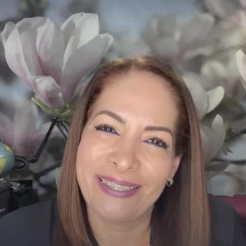 Alicia López, mamá, Cosmetóloga profesional.